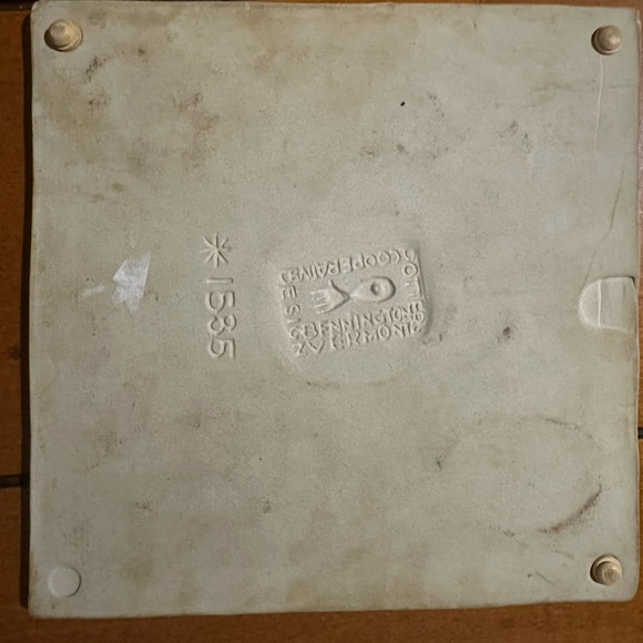 VTG MCM Bennington Pottery Trivet Wall Art Tile 8x8 Stamped #1535 Eggs & Chicks - Picture 3 of 4